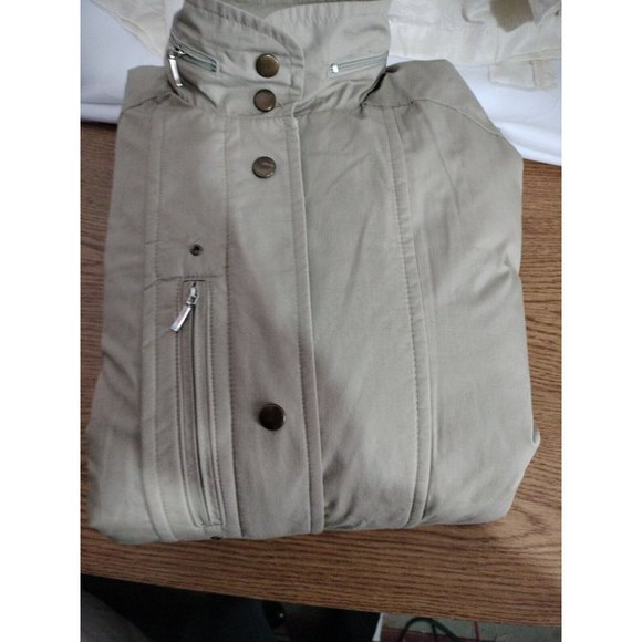 Duckerwear Jacket W/Hood, Drawstring Waist Snapon Fastening. W/ Quilted Vest... - Picture 15 of 16